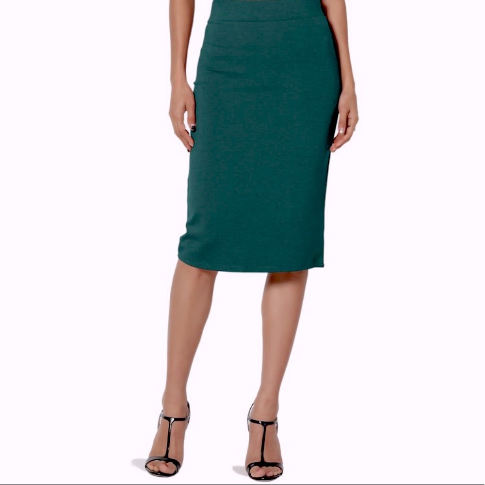 4𝒇𝒐𝒓$50 ABERCROMBIE & FITCH Stretchable pencil skirt SizeM